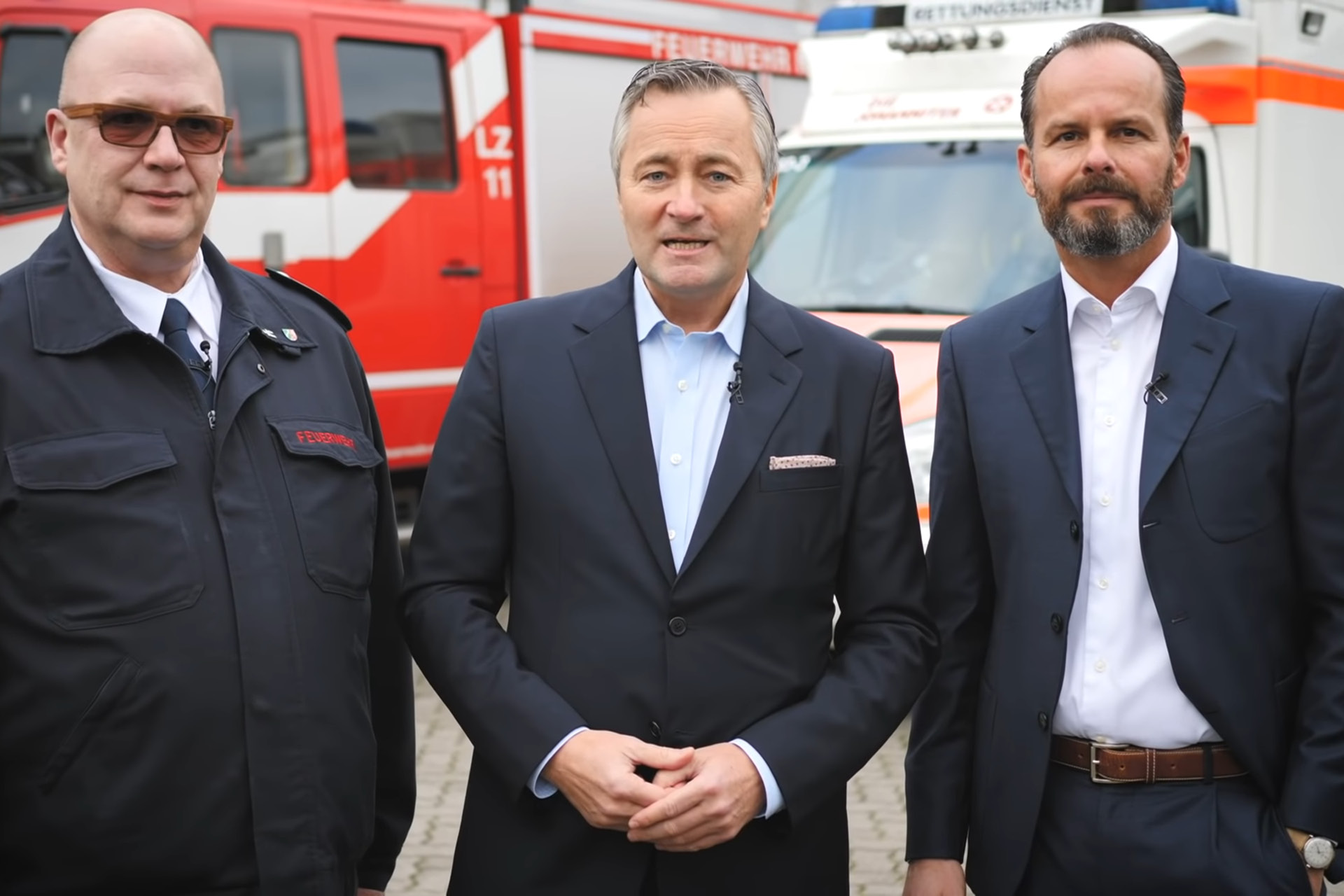 Elmar Eppels (Leitstelle Rhein-Kreis Neuss), Hannes Ametsreiter (CEO Vodafone Deutschland), Günter Huhle (Gründer EmergencyEye®) (v.l.)