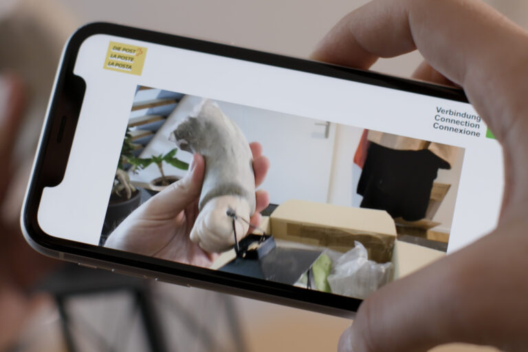 Bewertung von Anfragen via Video – Die Schweizerische Post bewertet Kundenanfragen mittlerweile mittels Live Video und führt so zu einer höheren Kundenzufriedenheit.