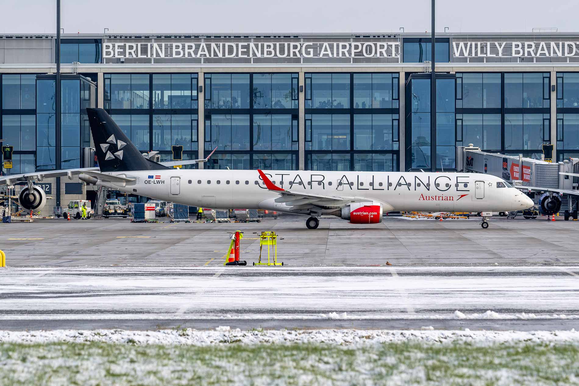 Flugzeug am Flughafen Berlin Brandenburg